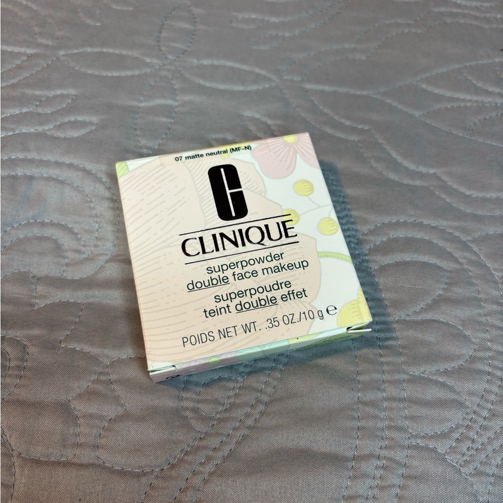 Clinique Superpowder Double Face Makeup